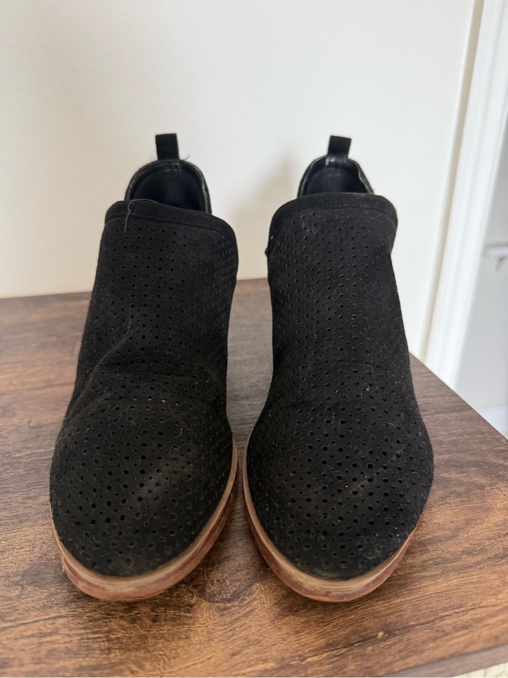 Lucky Brand Black Perforated Suede V-Cut Ankle Booties 9 - Picture 2 of 6